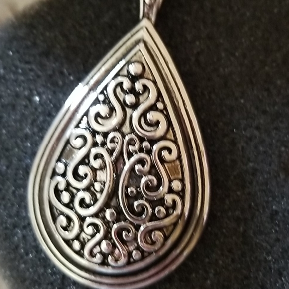 ⚫New Lia Sophia silver necklace⚫ - Picture 5 of 6